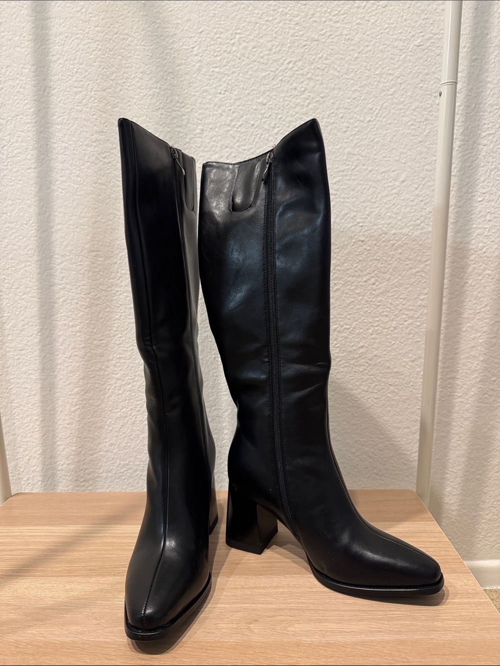 Women’s Black Knee-High Block Heel Boots